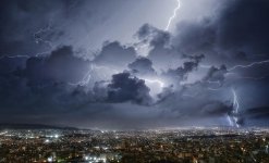 Lightning-over-Athens.jpg